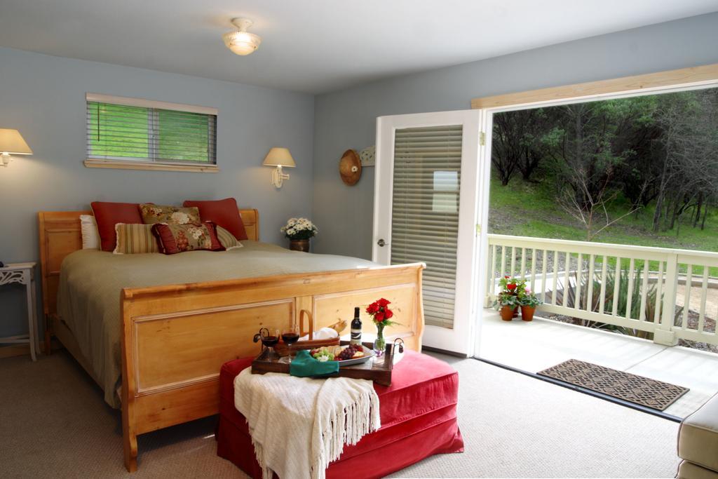 Aurora Park Cottages Calistoga Phòng bức ảnh